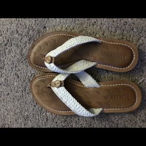 Nautica flip flops size 7
